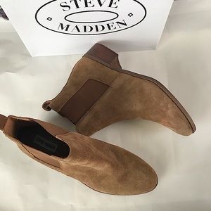 STEVE MADDEN Suede boots